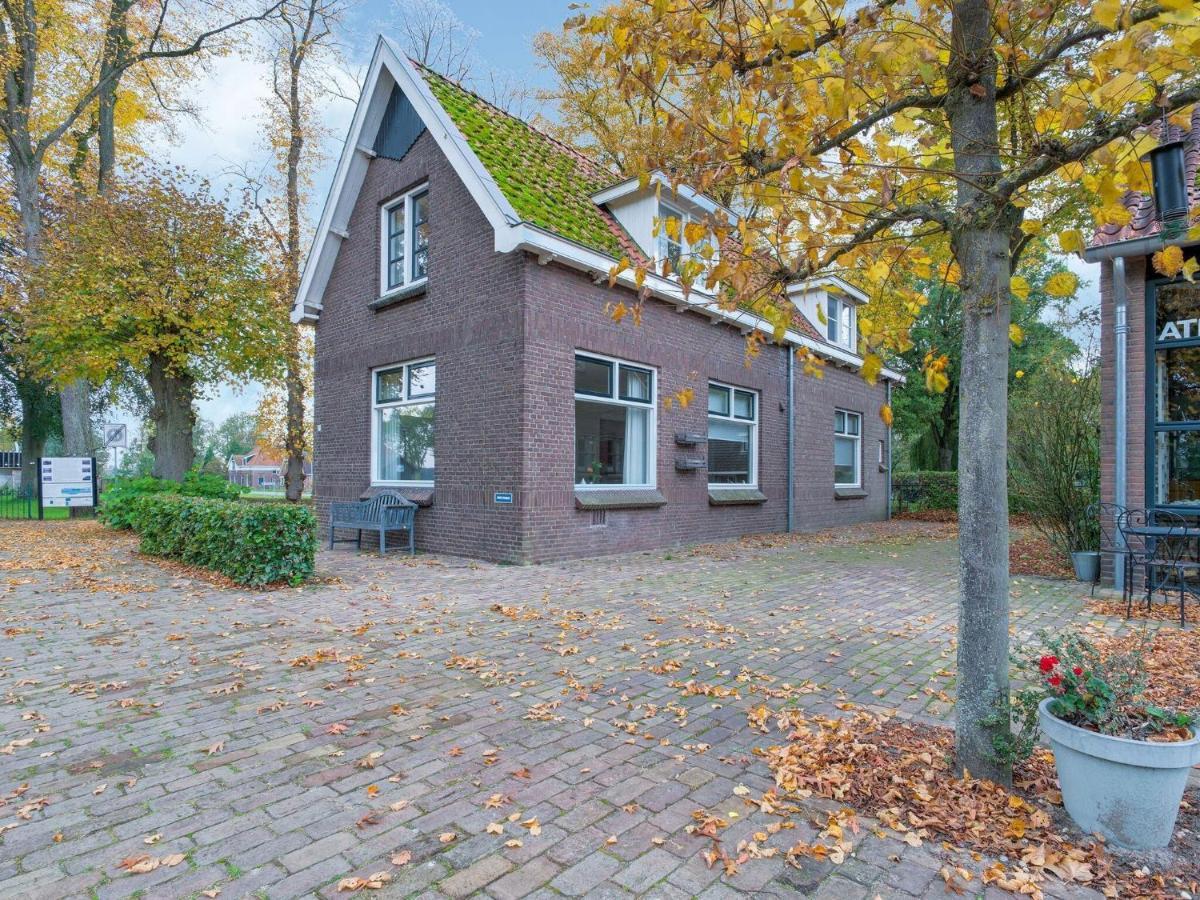 Cozy Holiday Home By The Canal In Dwingeloo Luaran gambar