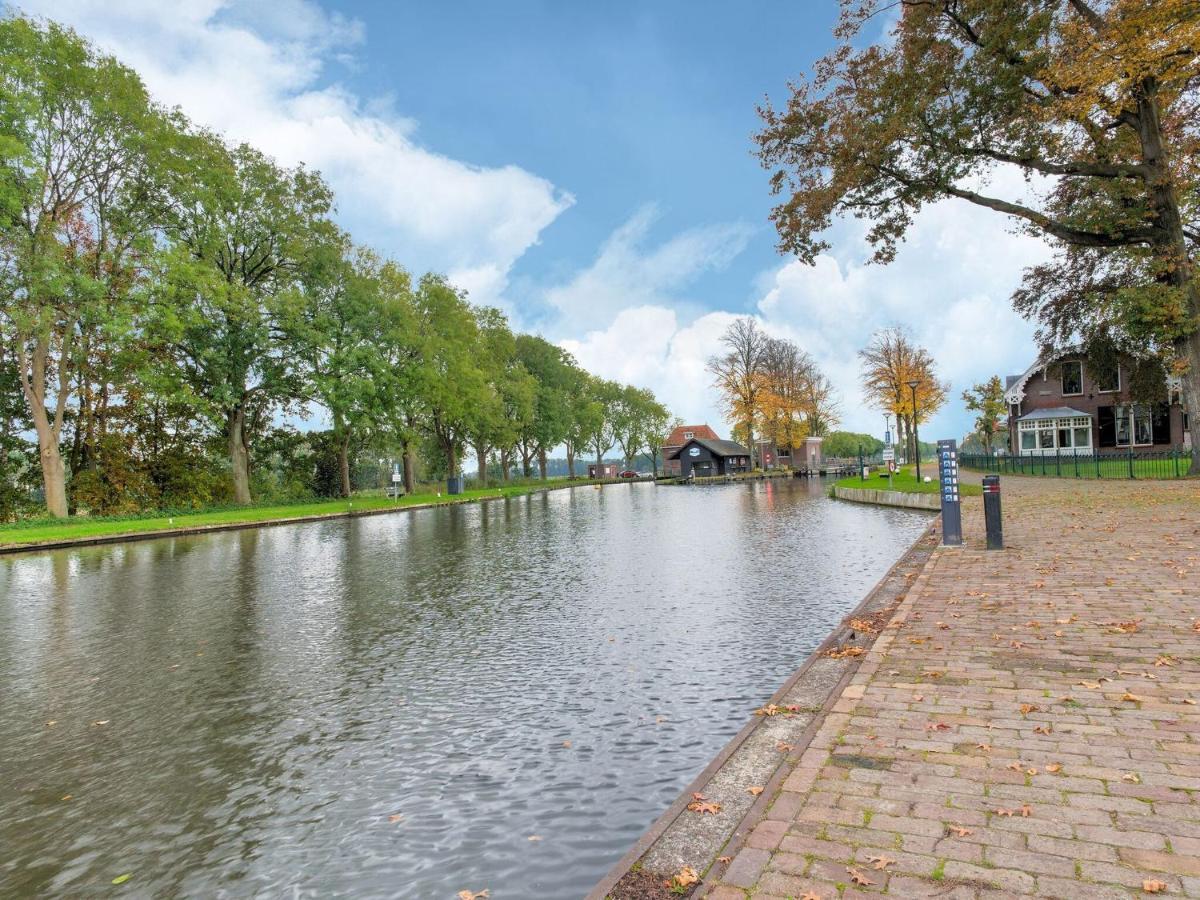 Cozy Holiday Home By The Canal In Dwingeloo Luaran gambar