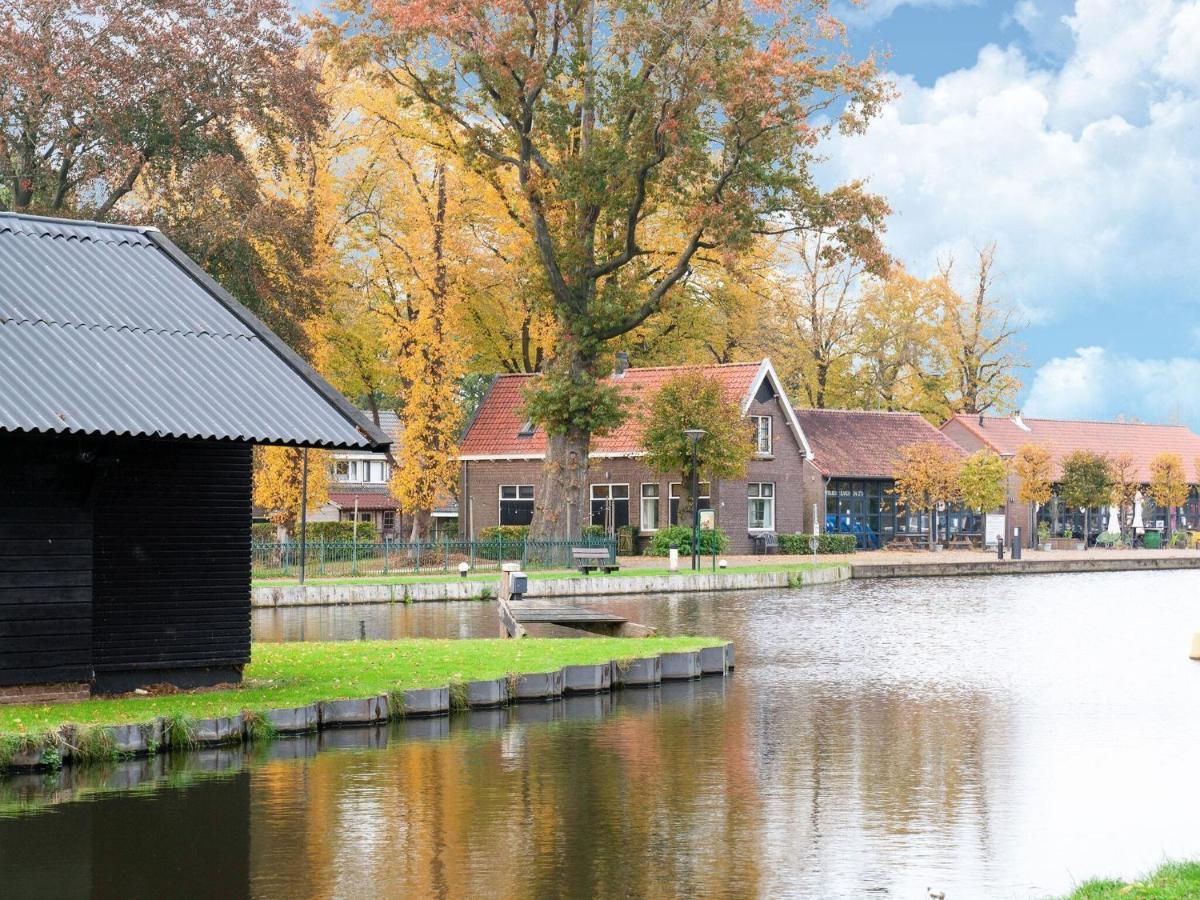 Cozy Holiday Home By The Canal In Dwingeloo Luaran gambar