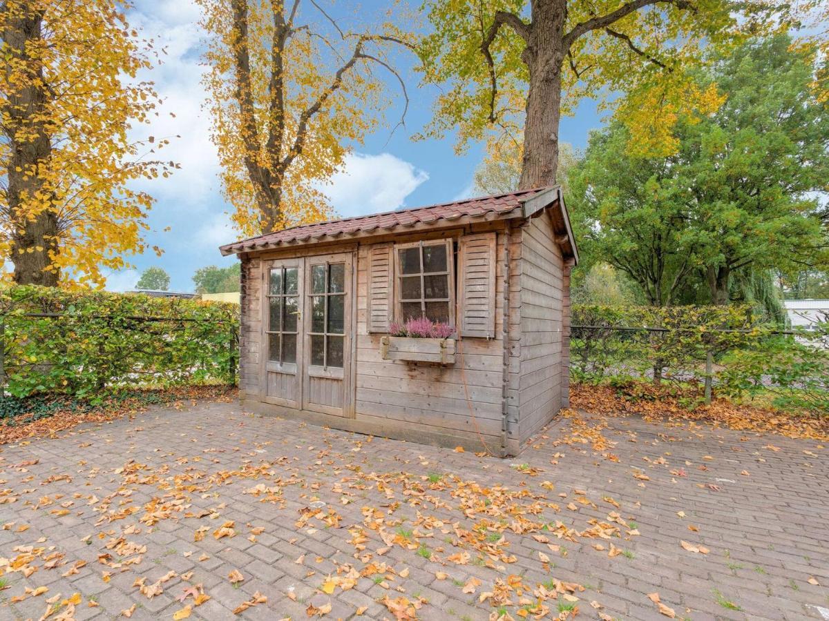 Cozy Holiday Home By The Canal In Dwingeloo Luaran gambar