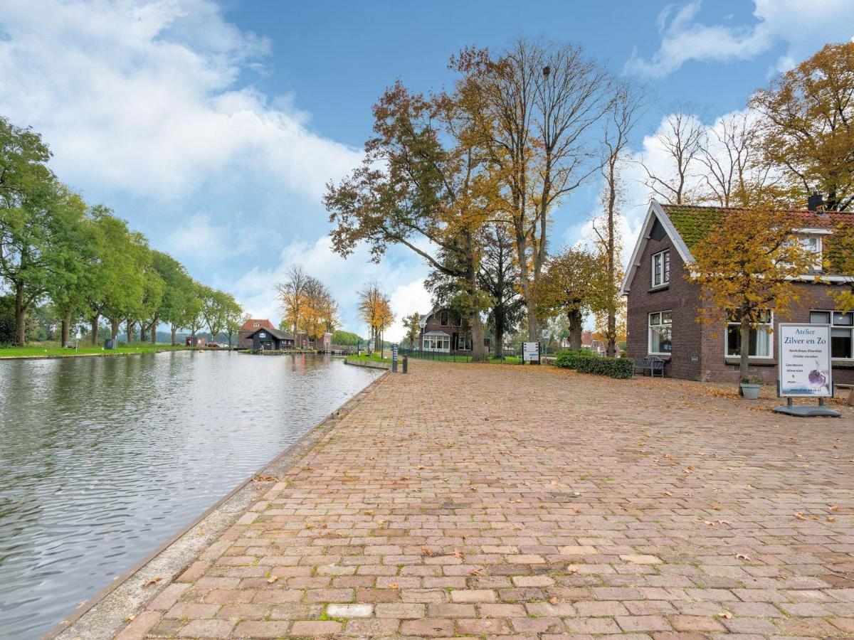 Cozy Holiday Home By The Canal In Dwingeloo Luaran gambar